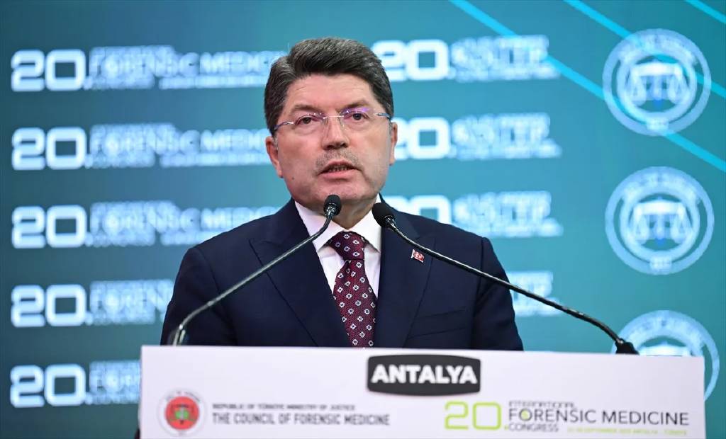 "İsrail, o soykırım suçlarının hesabını bir gün verecek"