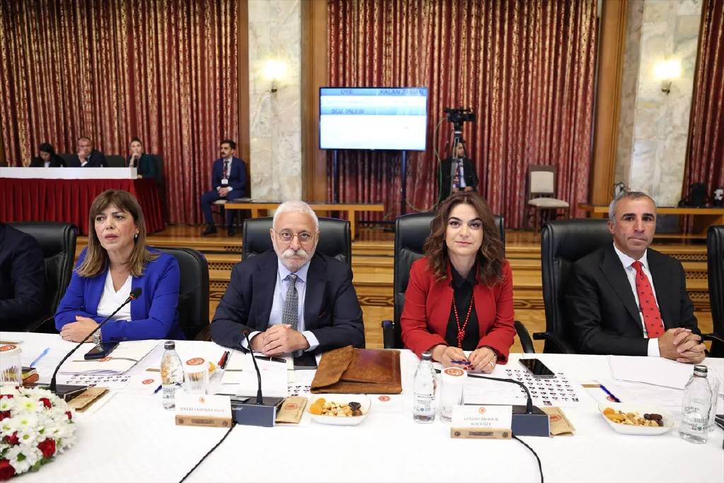 Dem Parti: "Komisyondan ayrılmadık"