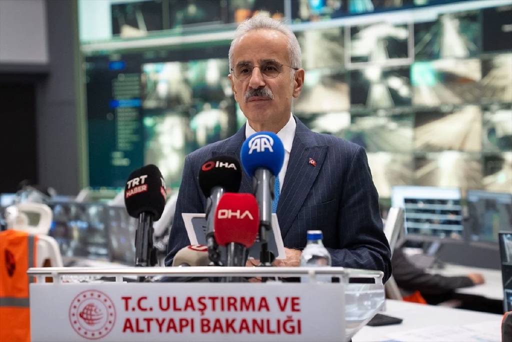 Karla mücadele 7/24 devam ediyor