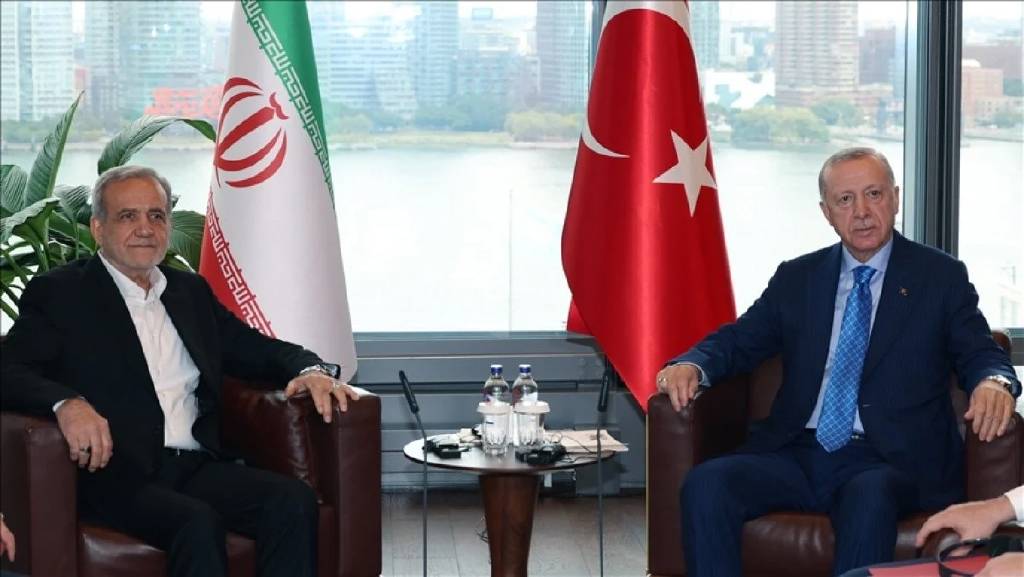 Cumhurbaşkanı Erdoğan, Mesud Pezeşkiyan ile görüştü