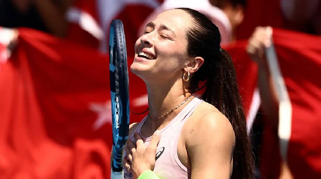 Zeynep Sönmez, tarih yazıyor