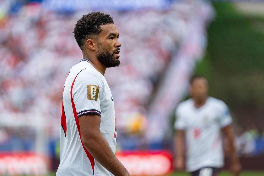 Chelsea kaptanı Reece James dizinden ameliyat edildi