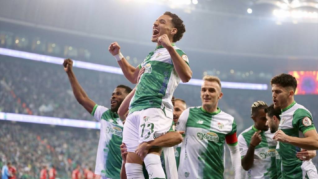 Bursaspor, Pendikspor'u 2-0 mağlup etti