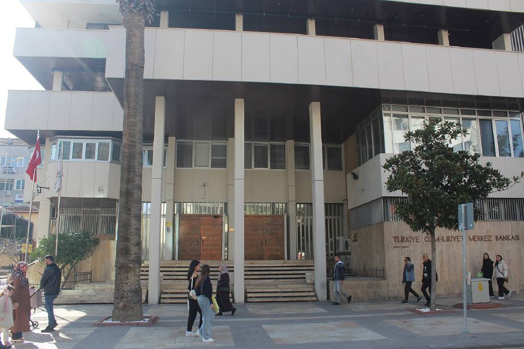 Cari işlemler hesabı ağustosta 4 milyar 53 milyon dolar fazla verdi