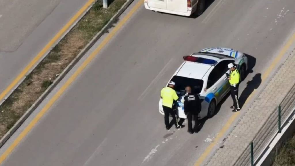 Kırıkkale'de denetimden yaya kaçan sürücü drone ile yakalandı