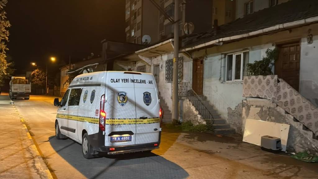 Karabük'te kız arkadaşı tarafından bıçaklanan erkek ağır yaralandı