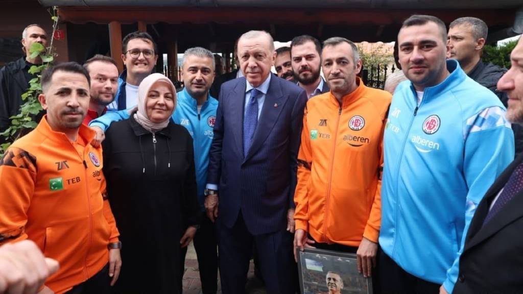 Erdoğan, İstanbul Kastamonuspor yöneticilerini kabul etti