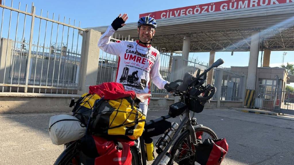 Çanakkale'den bisikletle umreye giden Tecimen Suriye'ye geçti