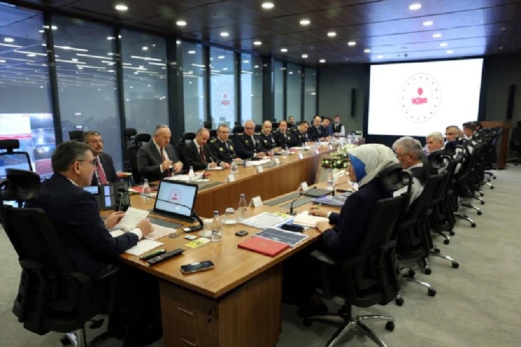 İçişleri Bakanlığı'nda asayiş zirvesi