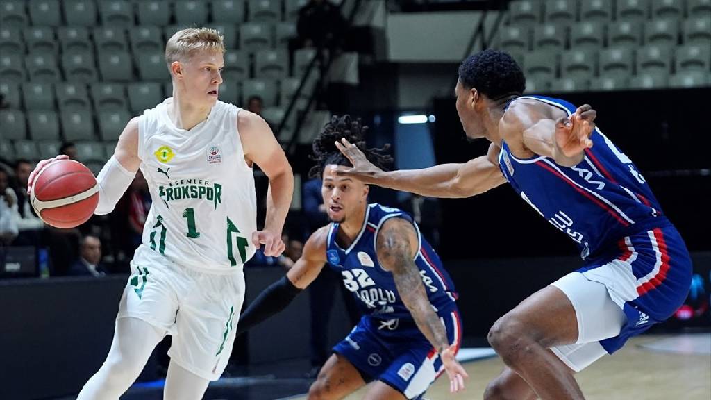 Esenler Erokspor, Anadolu Efes'i 73-70 mağlup etti