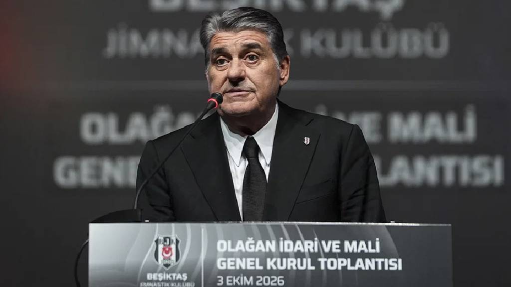 Beşiktaş'ta Serdal Adalı ve yönetimi ibra edildi