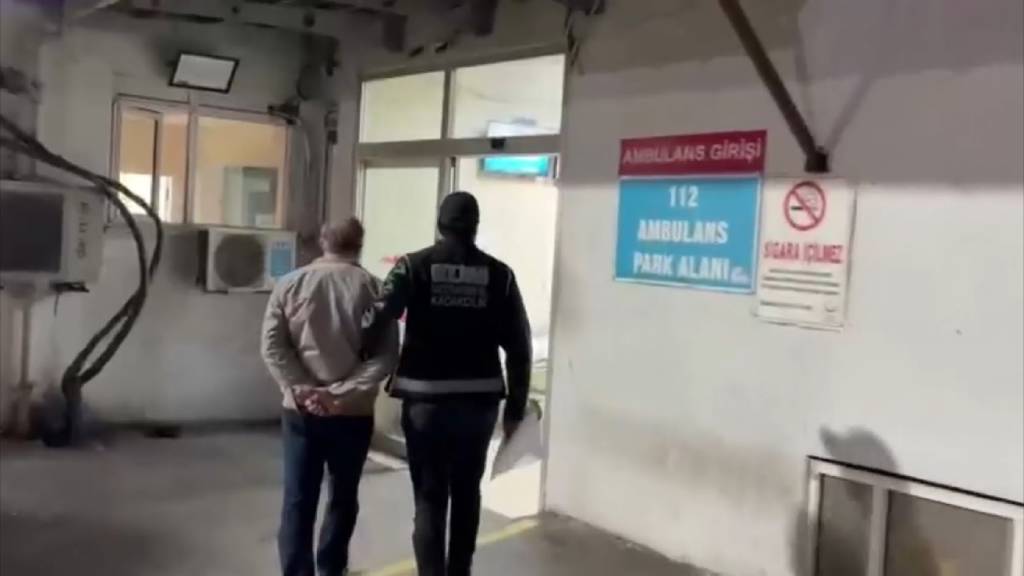 İstanbul'da FETÖ operasyonu: 3 firari şüpheli yakalanıp tutuklandı