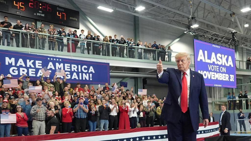 Trump: İran'a ne yapacağımızı bekleyin ve görün