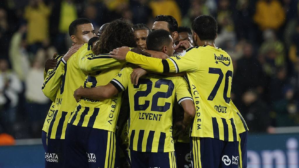 Fenerbahçe, Slavia Prag karşısında Avrupa'daki 309. maçına çıkıyor