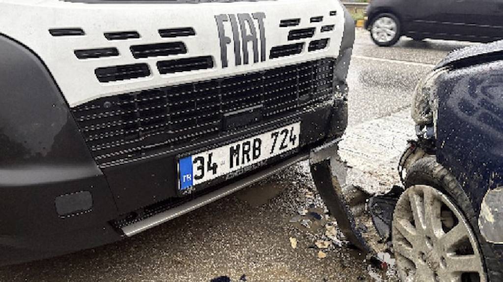 Kastamonu Tosya'da yağış zincirleme kazaya neden oldu