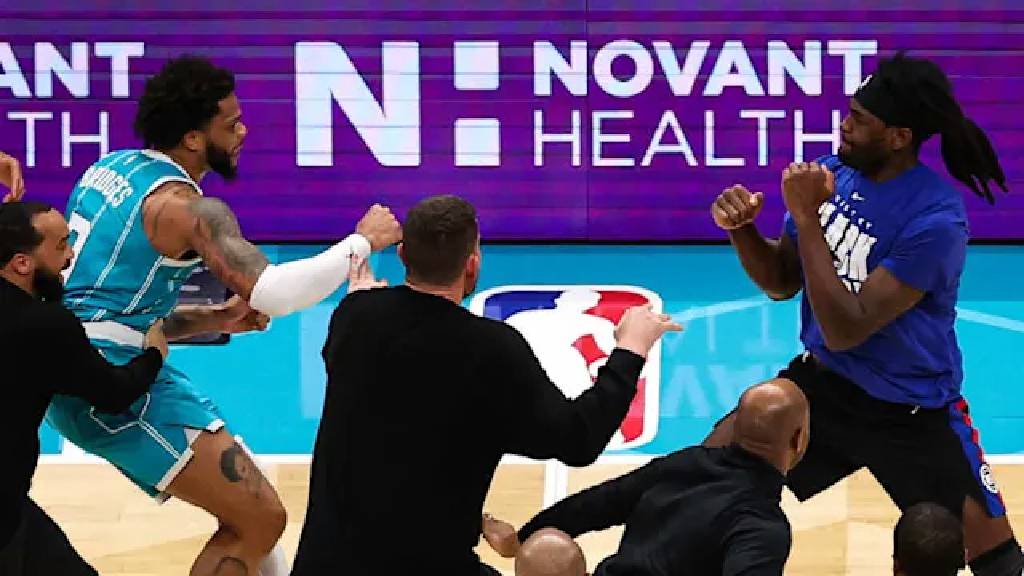 NBA'de 4 oyuncuya men cezası