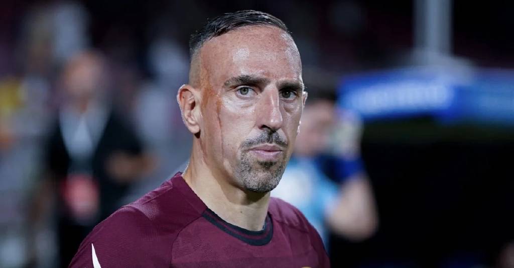 Dünyaca ünlü eski futbolcu, Epstein dosyasında