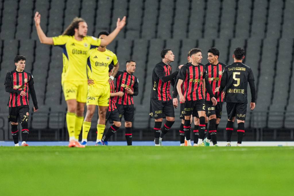 Fenerbahçe, Karagümrük deplasmanında yıkıldı