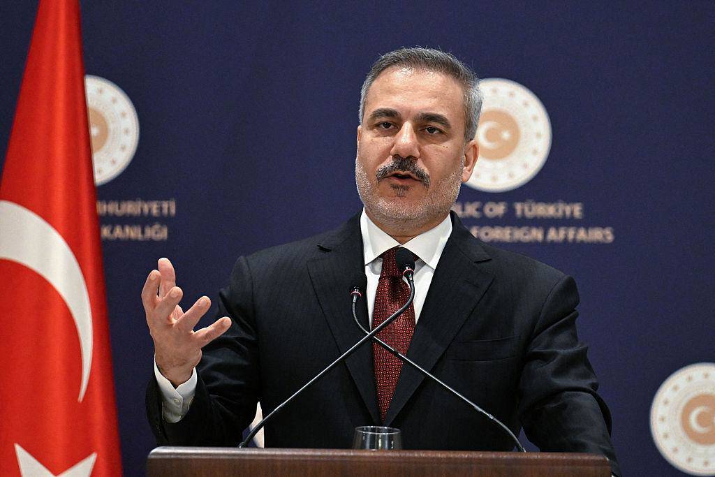 "İran'da iç savaşa karşıyız"