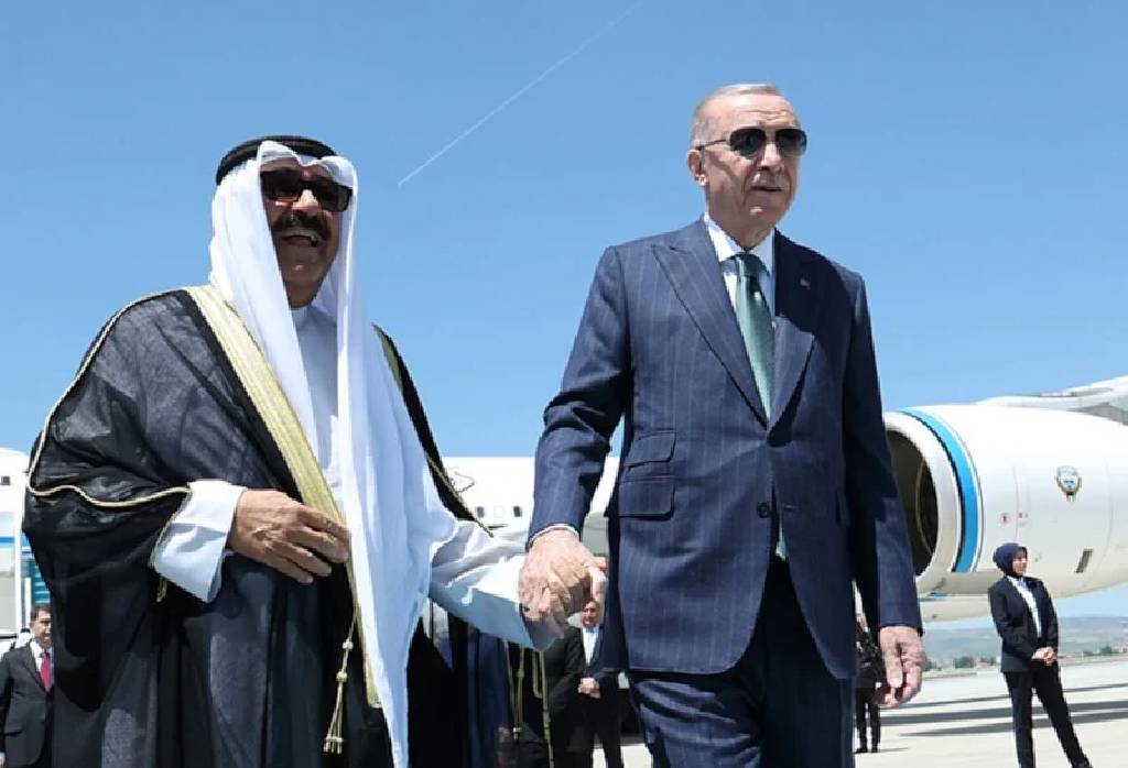 Cumhurbaşkanı Erdoğan, Kuveyt Emiri ile görüştü