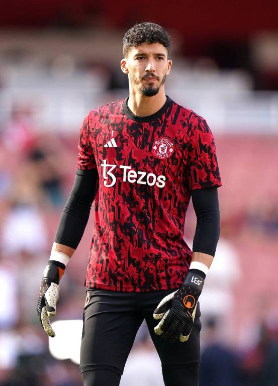 Beşiktaş'tan kaleye Altay Bayındır hamlesi