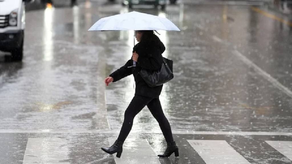 Yağışlı havalar bir süre daha devam edecek