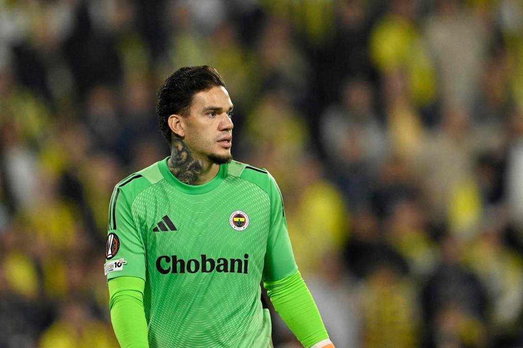 Ederson için yol ayrımı masada