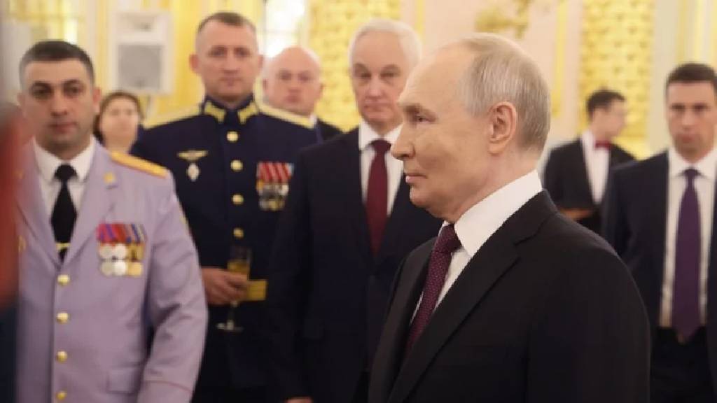 Putin'den Almanya mesajı: "Davet etseniz bile gelmeyiz"