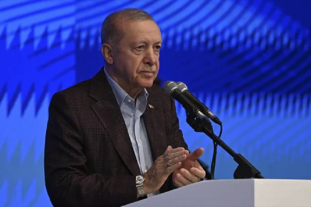 "Başörtüsü bu toprakların normalidir"