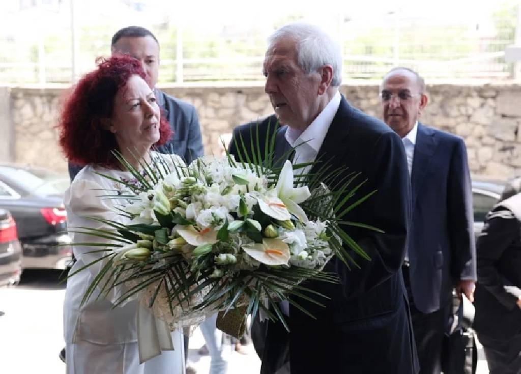 Aziz Yıldırım yönetimi mazbatasını aldı