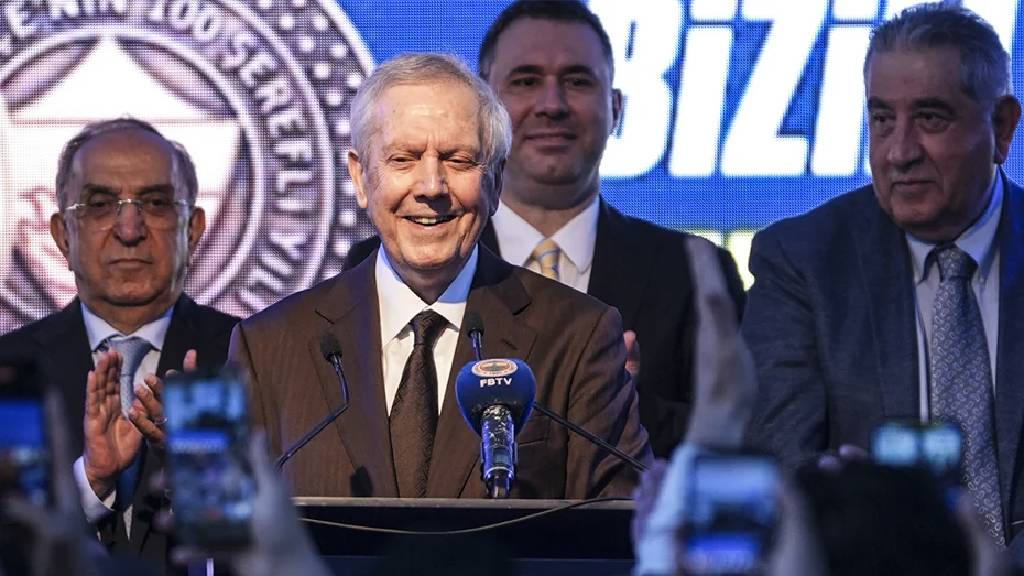 Fenerbahçe'de yeni dönemin ilk toplantısı yapıldı
