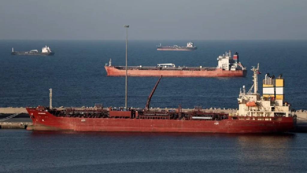 Petrol tankerleri Hürnüz'e yöneldi