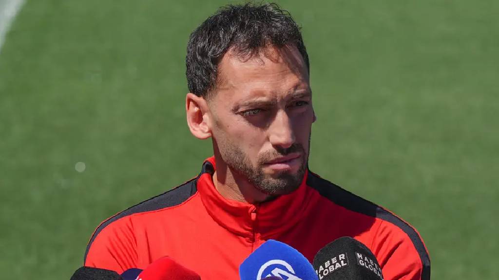 Hakan Çalhanoğlu'ndan ilk maç uyarısı