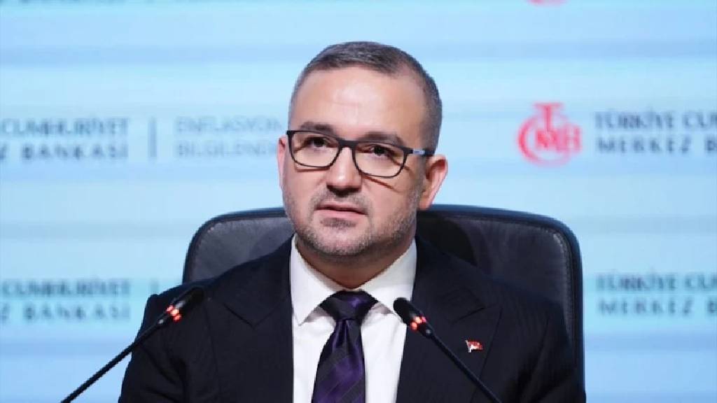 "Sıkı para politikası sürecek"