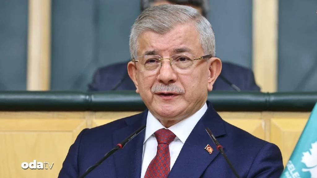 Ahmet Davutoğlu siyaseti bıraktı, Gelecek Partisi faaliyetlerine son verdi