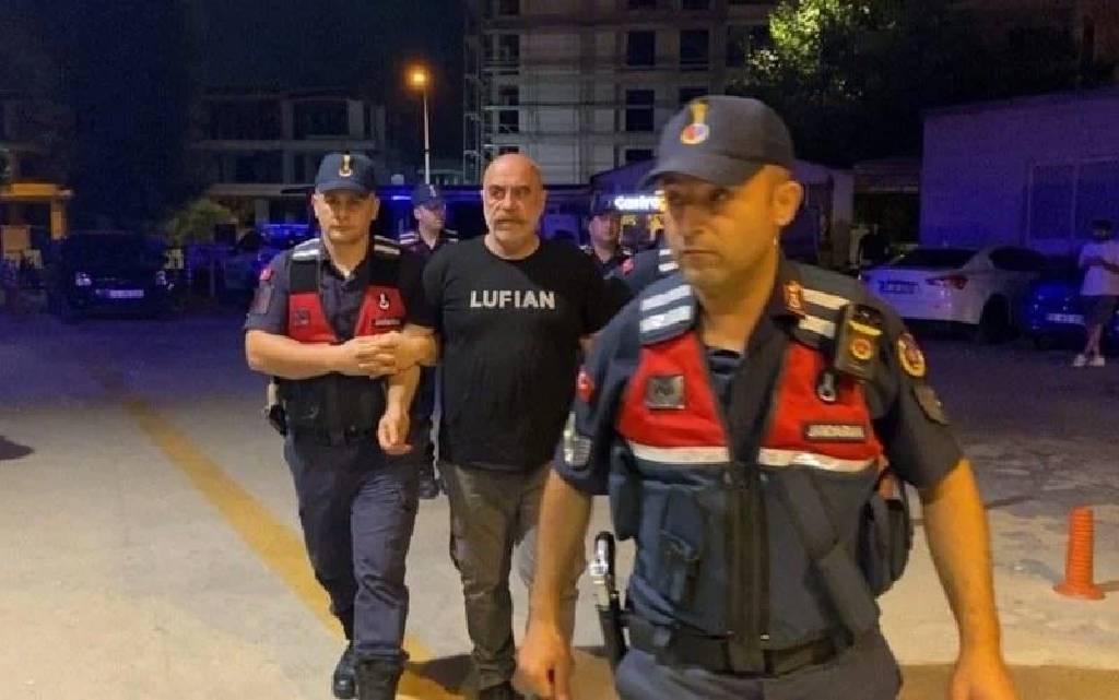 Yönetmen Ezel Akay adli kontrol şartıyla serbest bırakıldı