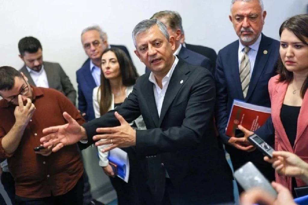 Özgür Özel'den çerçeve yasa açıklaması