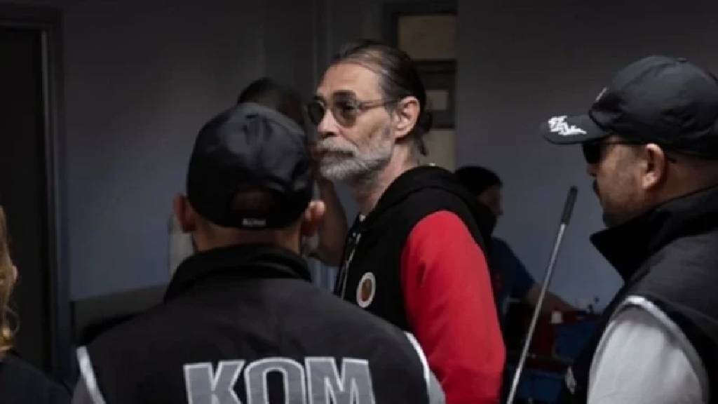 Erdal Beşikçioğlu görevinden uzaklaştırıldı