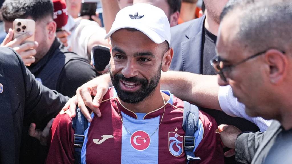 Salah, ilk üçlüsünü çektirdi