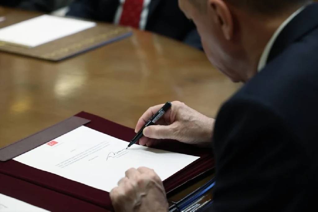 Cumhurbaşkanı Erdoğan YAŞ kararlarını imzaladı