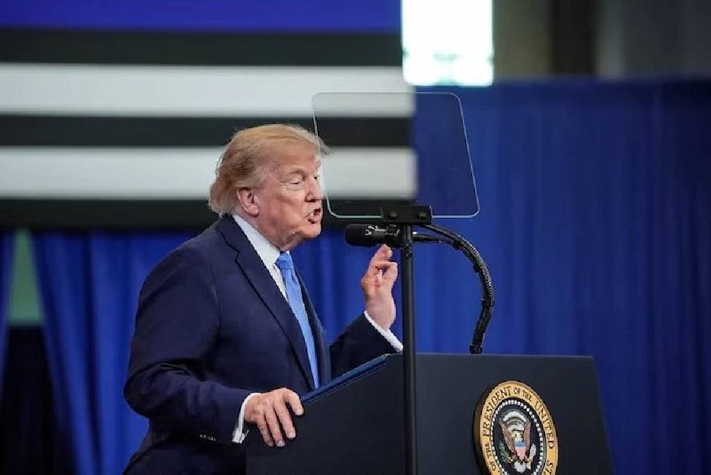Trump: İsrail'e Gazze çağrısı: " Şu anda saldırmamalı"