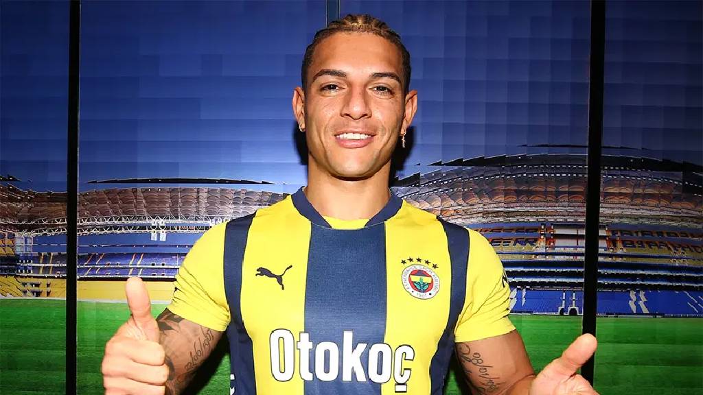 Fenerbahçe'de beklenen ayrılık gerçekleşti