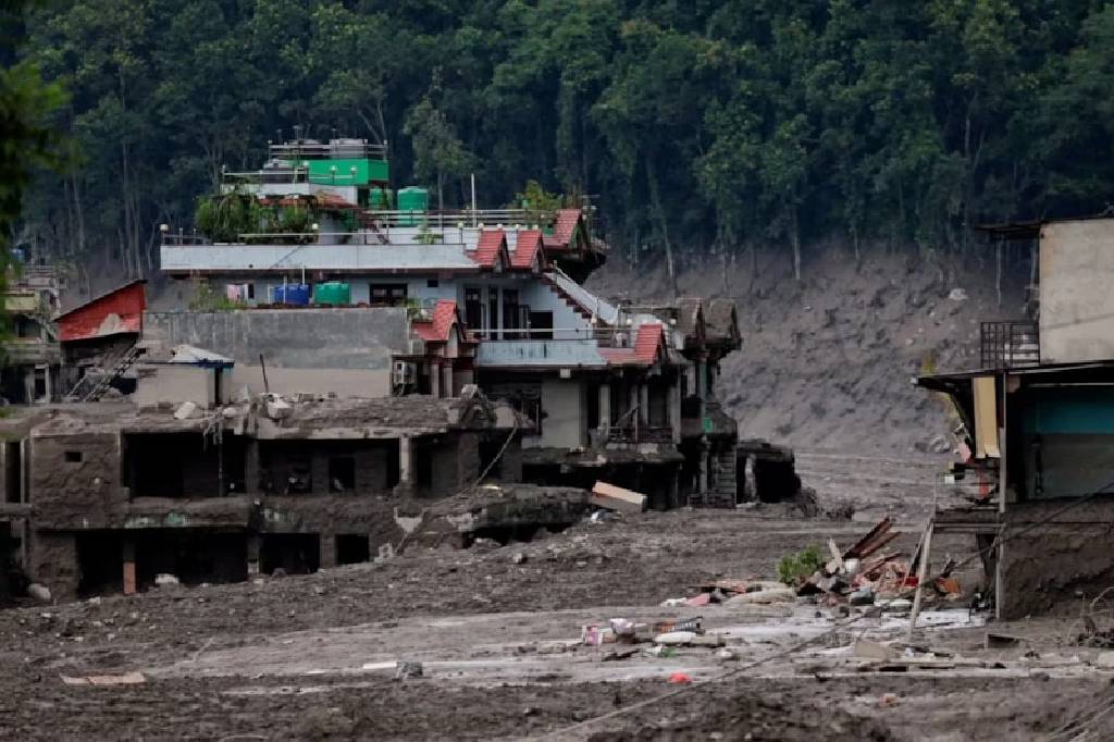 Nepal'deki felakette hayatını kaybedenler artıyor