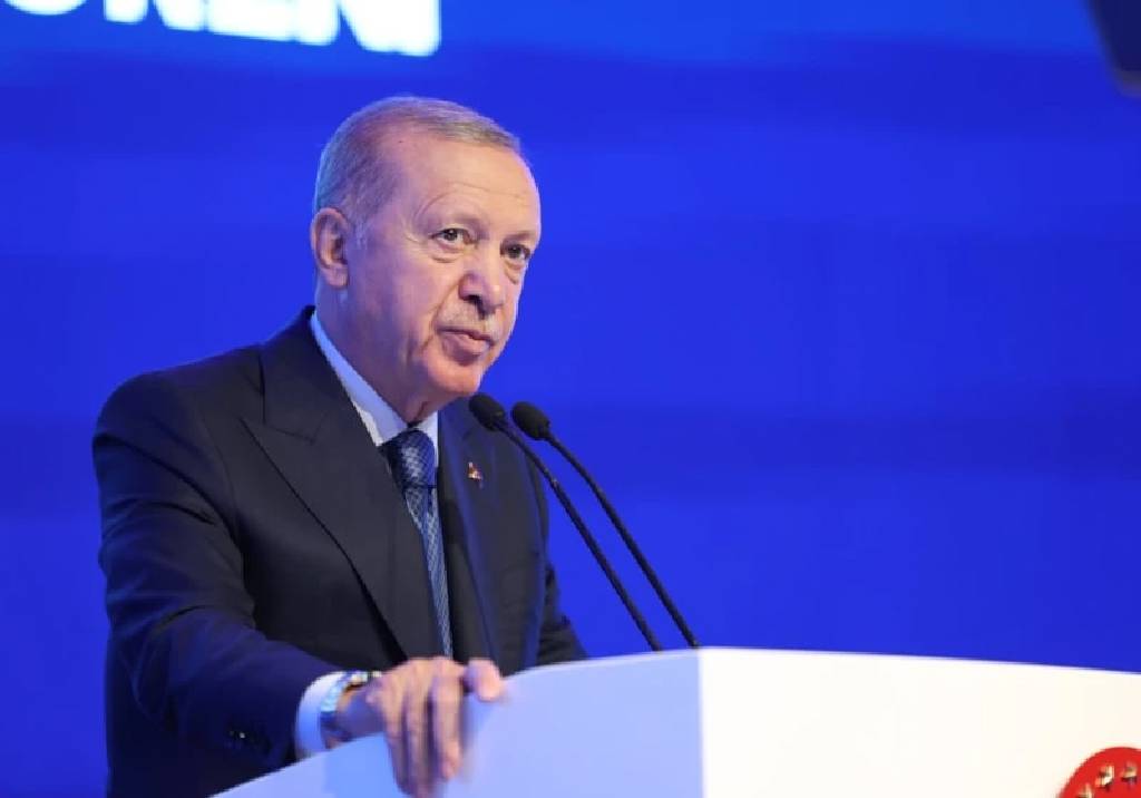 "Adaylığın önünde anayasal bir engel yok"