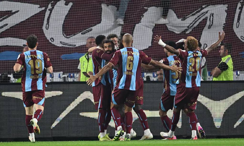 Trabzonspor'dan Galatasaray'a tarihi darbe: "4-0"