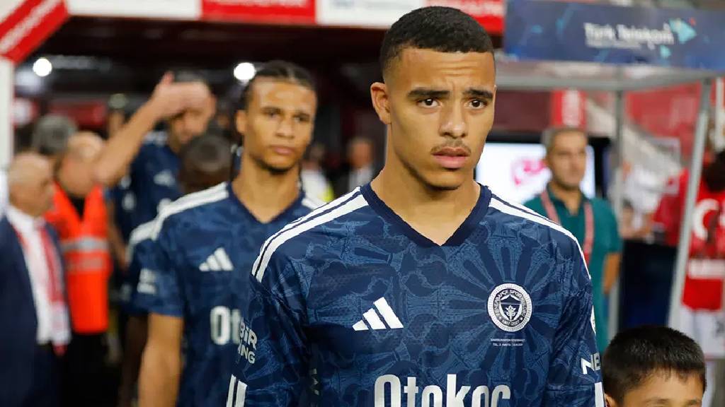 Fenerbahçe'de 4 futbolcu için yeni karar