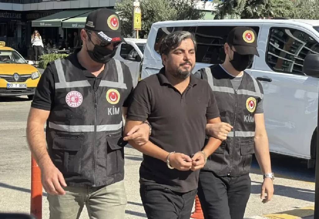 Yurt dışına kaçmaya çalışan youtuber tutuklandı