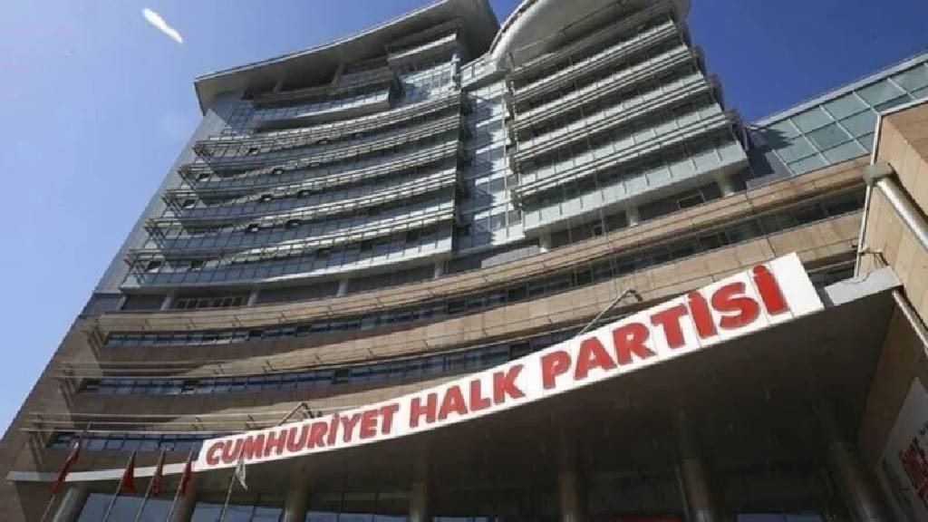 CHP'de 4 belediye başkanı için ihraç süreci başlatıldı